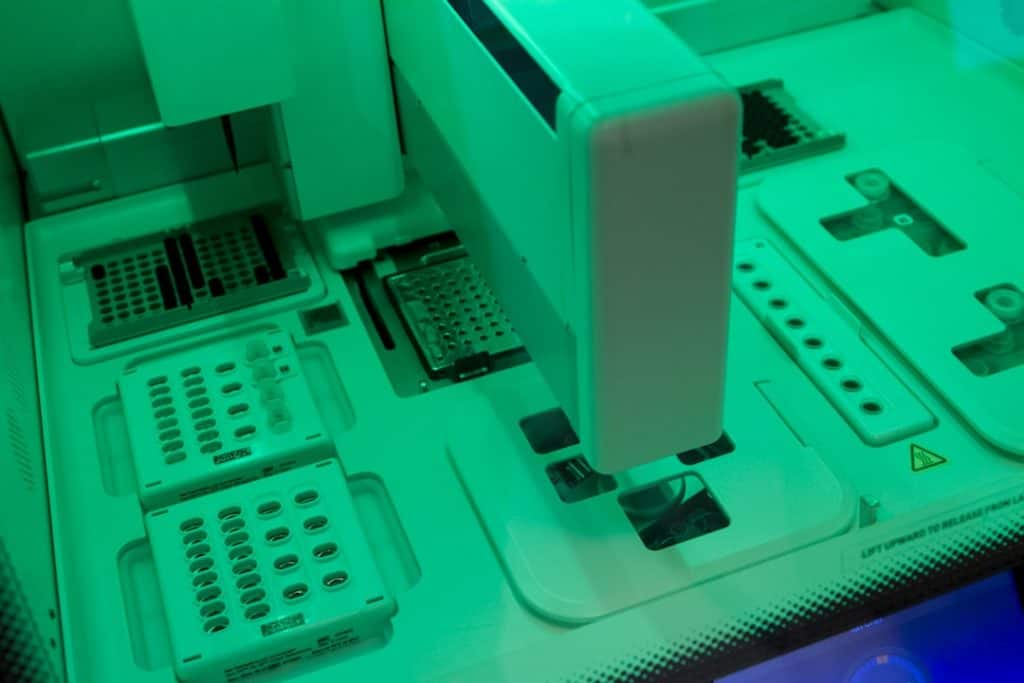 Photo Handcuffs, urine sample