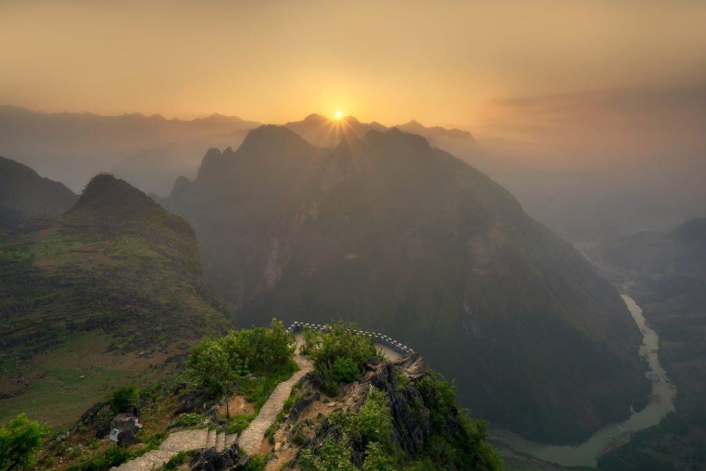 Understanding Medical Lawyers: Advocates for Healthcare Rights 7 Photo Courtroom scene